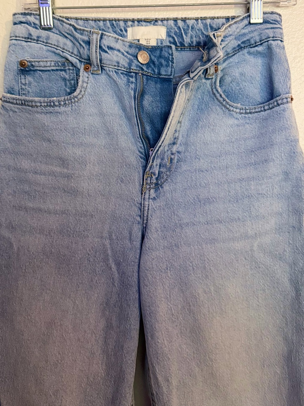 H&M Light Wash High-Rise Women's Jeans
